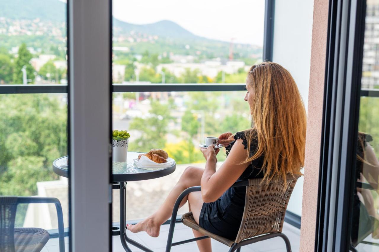 Sweet , 30sqm Studio, Free Private Parking, Mountain View, Balcony, 20 Min From Downtown * Будапешт